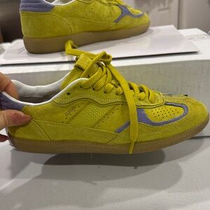 ALOHAS White Leather Footwear